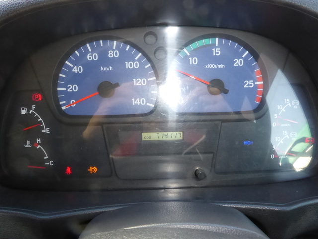 UDトラックス（日産） ビッグサム 大型 平ボディ ADG-CD4ZL(2821) 19枚目