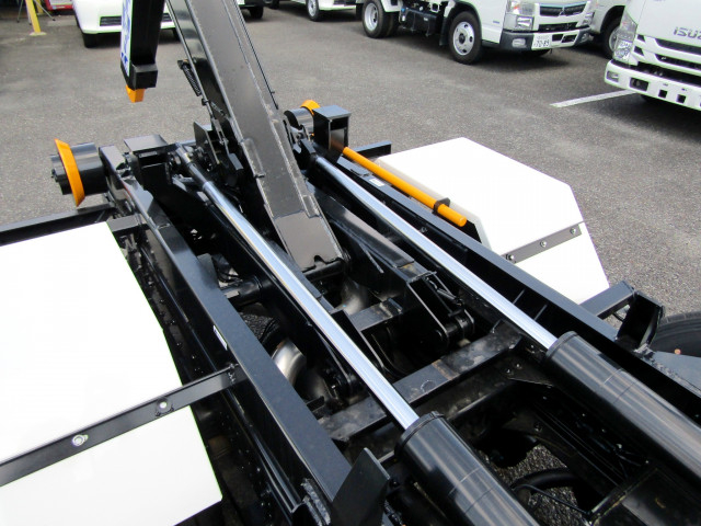 三菱ふそう キャンター 小型 コンテナ専用車 2RG-FBAV0(92459) 7枚目