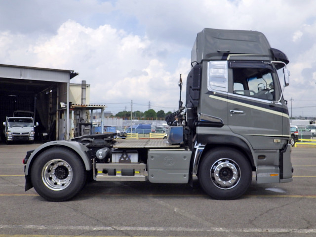 UDトラックス（日産） クオン 大型 トラクタ（シングル） 2PG-GK5AAB(92478) 4枚目