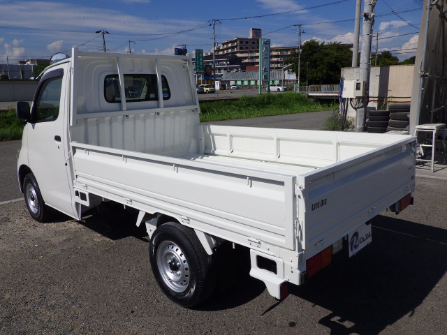 トヨタ ライトエース 小型 平ボディ DBF-S402U(92539) 2枚目