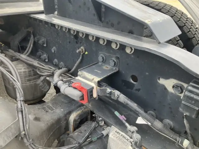 日産自動車 クオン 小型 トラクタ（シングル） 2PG-GK5AAB(92626) 16枚目