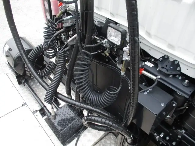 三菱ふそう スーパーグレート 小型 トラクタ（シングル） 2RG-FP84VDR(92628) 28枚目