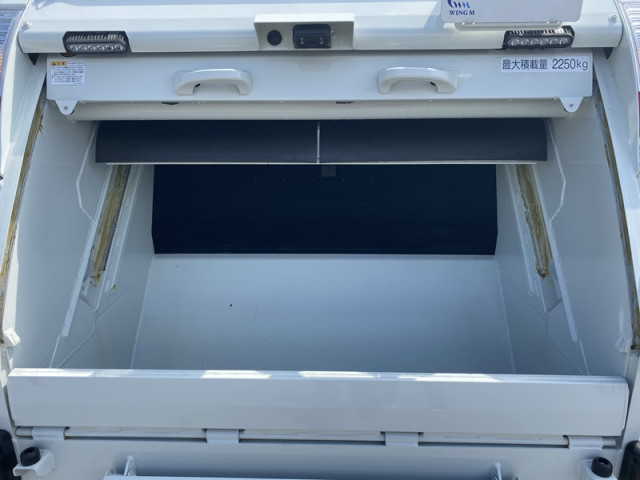 三菱ふそう キャンター 小型 塵芥車（プレス式） 2RG-FEAV0(92637) 13枚目