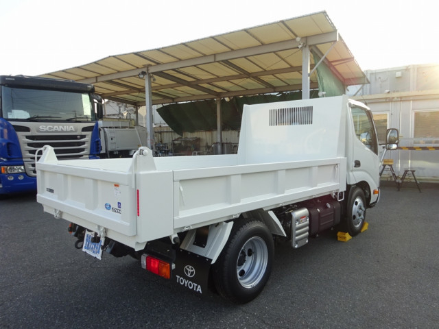 トヨタ ダイナ 小型 土砂ダンプ 2KG-XZU600D(92649) 2枚目