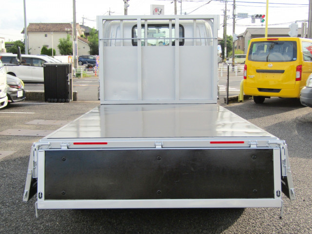 いすゞ エルフ 小型 平ボディ 2RG-NKR88A(92669) 8枚目