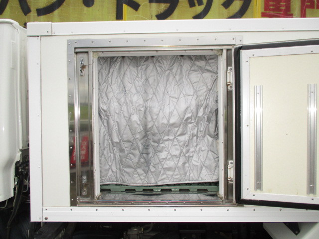 いすゞ エルフ 小型 冷凍冷蔵バン TRG-NHR85AN(92681) 8枚目