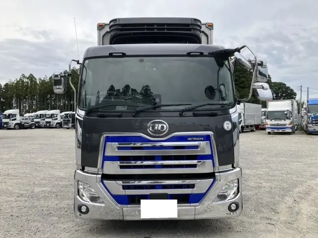 日産自動車 クオン 小型 冷凍冷蔵ウィング 2PG-CG5CA(92563) 2枚目