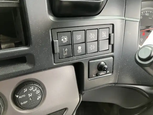 日産自動車 クオン 小型 冷凍冷蔵ウィング 2PG-CG5CA(92563) 53枚目