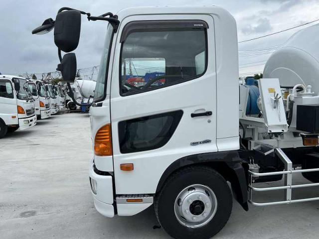 日野 レンジャー 増トン ミキサー車 TKG-GC7JDAA(92702) 9枚目