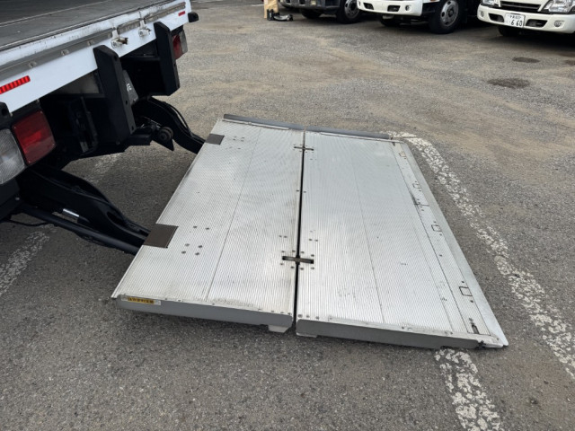 日野 レンジャー 小型 冷凍冷蔵バン 2KG-FC2ABG(92706) 11枚目