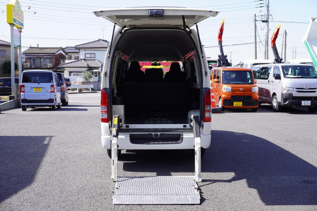 トヨタ ハイエース 小型 ライトバン CBF-TRH200K(92731) 15枚目