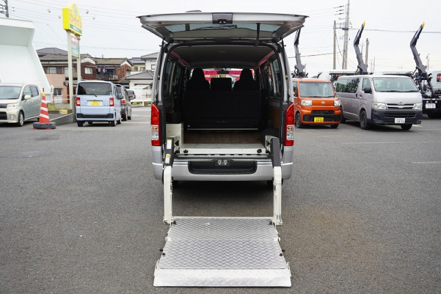 トヨタ ハイエース 小型 ライトバン CBF-TRH200V(92737) 15枚目