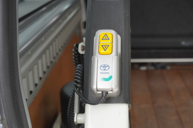 トヨタ ハイエース 小型 ライトバン CBF-TRH200V(92737) 21枚目