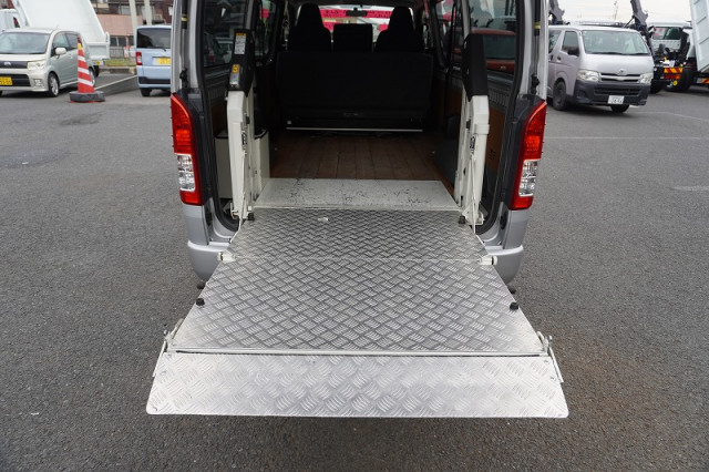 トヨタ ハイエース 小型 ライトバン CBF-TRH200V(92737) 22枚目