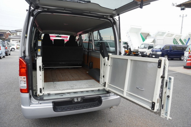 トヨタ ハイエース 小型 ライトバン CBF-TRH200V(92737) 23枚目