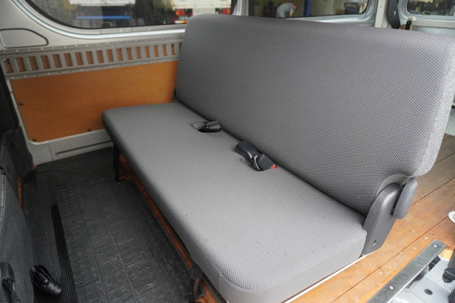 トヨタ ハイエース 小型 ライトバン CBF-TRH200V(92737) 27枚目