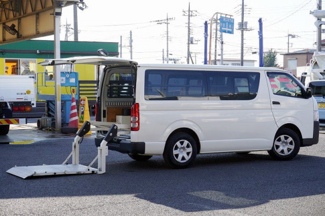 トヨタ ハイエース 小型 ライトバン CBF-TRH200V(92751) 9枚目