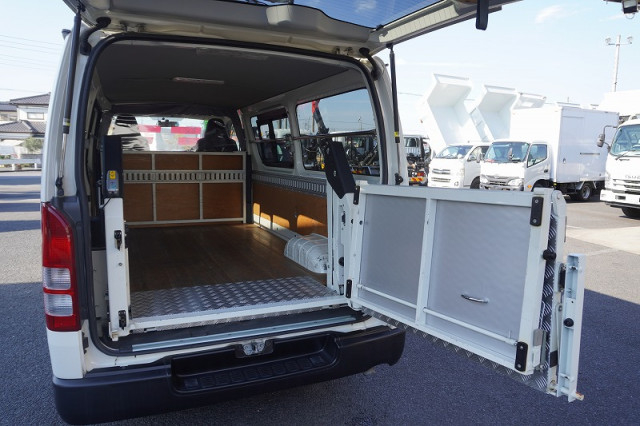 トヨタ ハイエース 小型 ライトバン CBF-TRH200V(92751) 23枚目