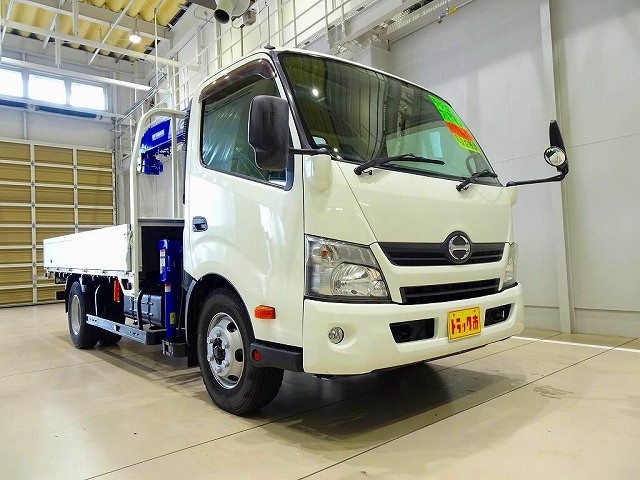 日野 デュトロ 小型 クレーン付き TKG-XZU710M(92755) 2枚目