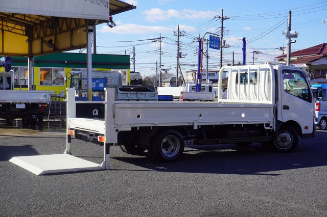 日野 デュトロ 小型 平ボディ TKG-XZC710M(92757) 9枚目