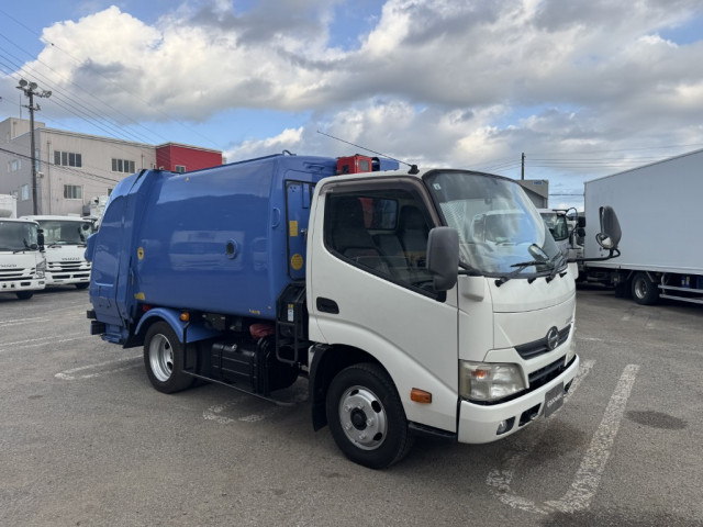 日野 デュトロ 小型 塵芥車（プレス式） TKG-XZU605M(92775) 2枚目