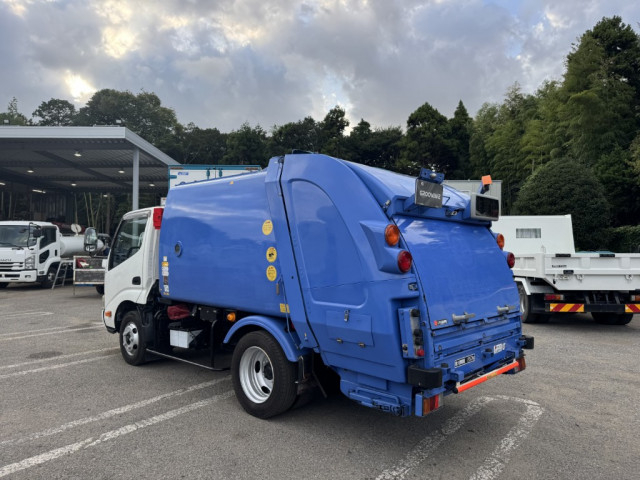 日野 デュトロ 小型 塵芥車（プレス式） TKG-XZU605M(92775) 4枚目