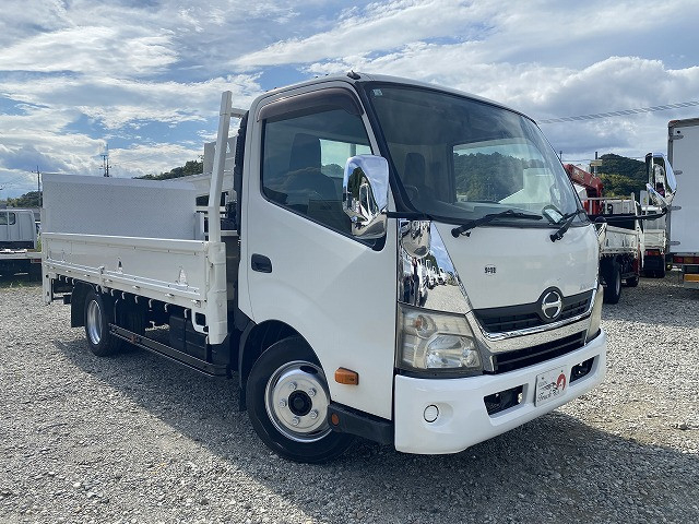 日野 デュトロ 小型 平ボディ SKG-XZU710M(92781) 3枚目