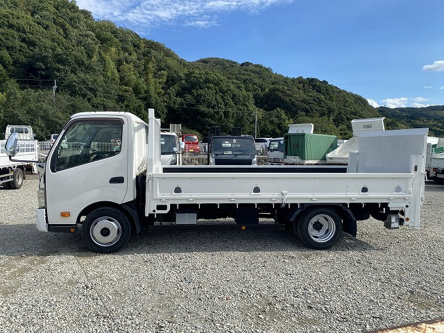 日野 デュトロ 小型 平ボディ SKG-XZU710M(92781) 4枚目