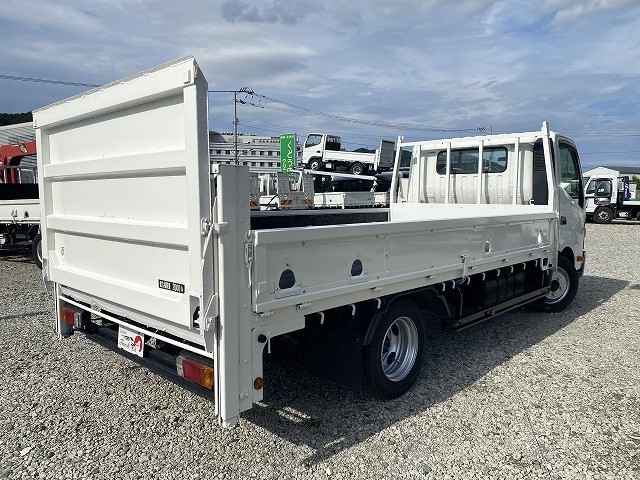 日野 デュトロ 小型 平ボディ SKG-XZU710M(92781) 8枚目