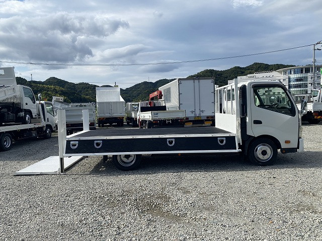 日野 デュトロ 小型 平ボディ SKG-XZU710M(92781) 12枚目