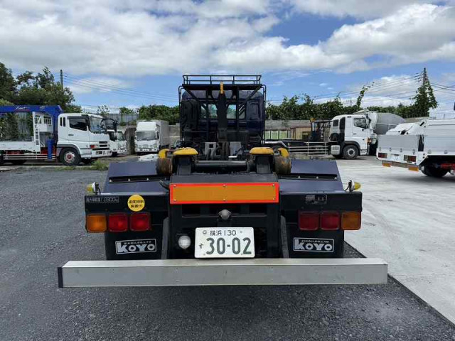 UDトラックス（日産） クオン 大型 コンテナ専用車 ADG-CW4YL(92813) 4枚目