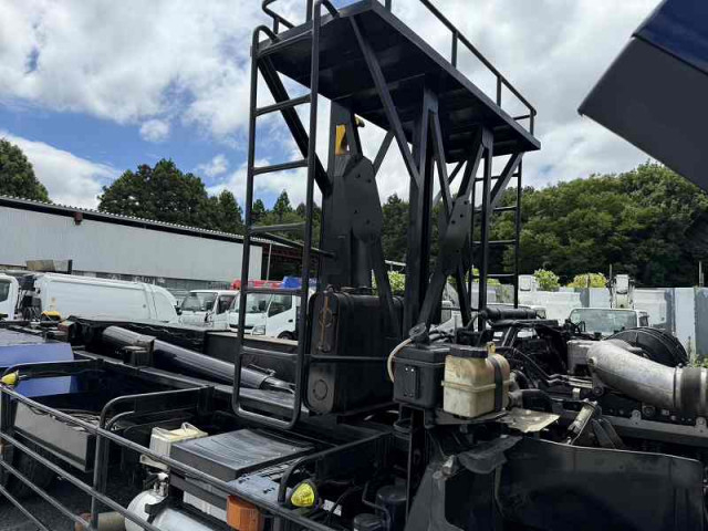 UDトラックス（日産） クオン 大型 コンテナ専用車 ADG-CW4YL(92813) 22枚目