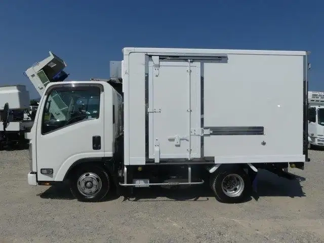いすゞ エルフ 小型 冷凍冷蔵バン 2RG-NLR88AN(92820) 8枚目