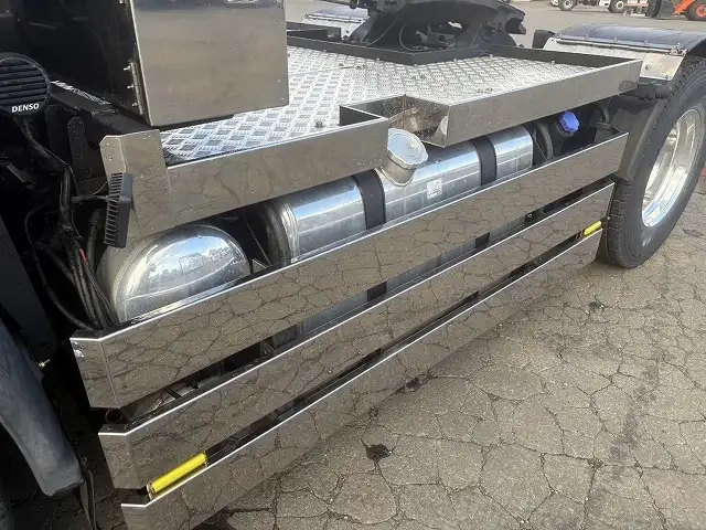 いすゞ ギガ 小型 トラクタ（シングル） QKG-EXD52BE(92825) 9枚目