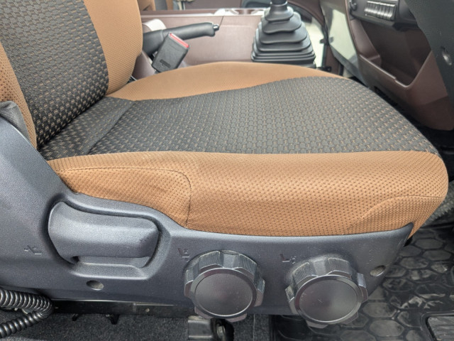 日野 レンジャー 中型 冷凍冷蔵バン 2KG-FD2ABG(92895) 36枚目