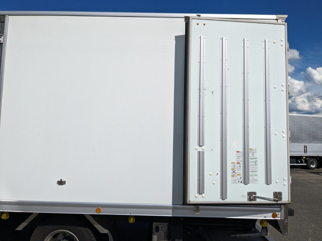 日野 レンジャー 中型 冷凍冷蔵バン 2KG-FD2ABG(92910) 10枚目