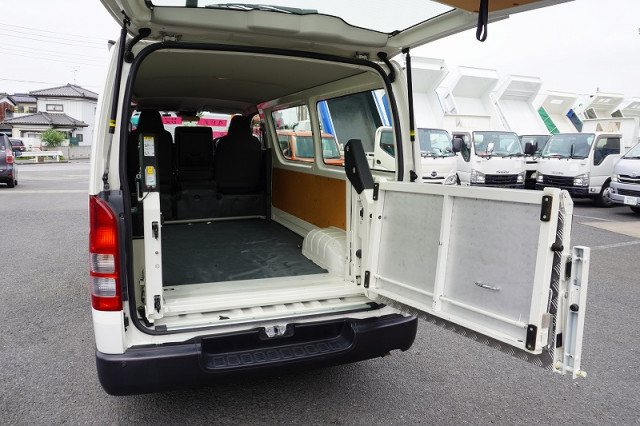 トヨタ ハイエース 小型 ライトバン 3BF-TRH200V(92917) 24枚目