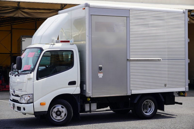 トヨタ ダイナ 小型 アルミバン 2RG-XZC605(92926) 1枚目