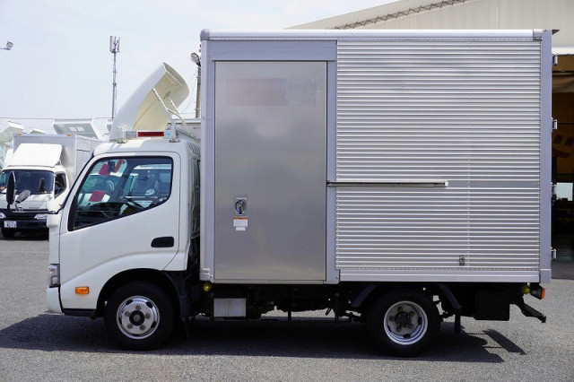 トヨタ ダイナ 小型 アルミバン 2RG-XZC605(92926) 3枚目