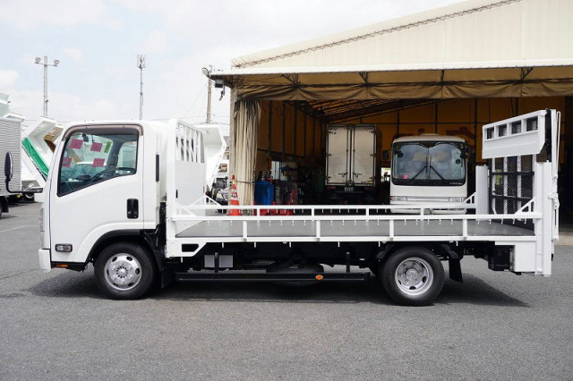 いすゞ エルフ 小型 車載専用車 2RG-NPR88AR(92939) 3枚目
