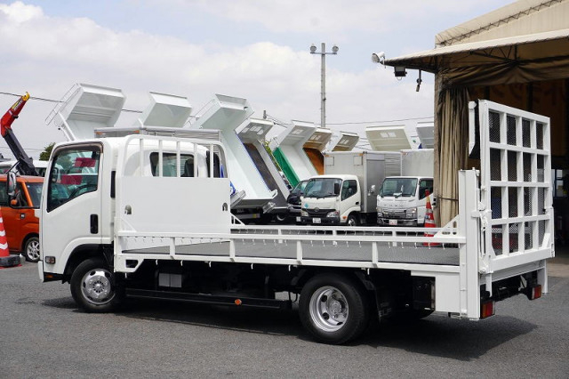 いすゞ エルフ 小型 車載専用車 2RG-NPR88AR(92939) 7枚目