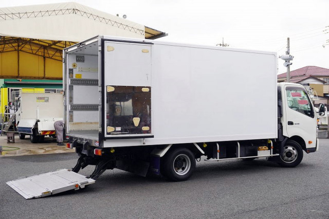 日野 デュトロ 小型 冷凍冷蔵バン TKG-XZU712M(92941) 9枚目