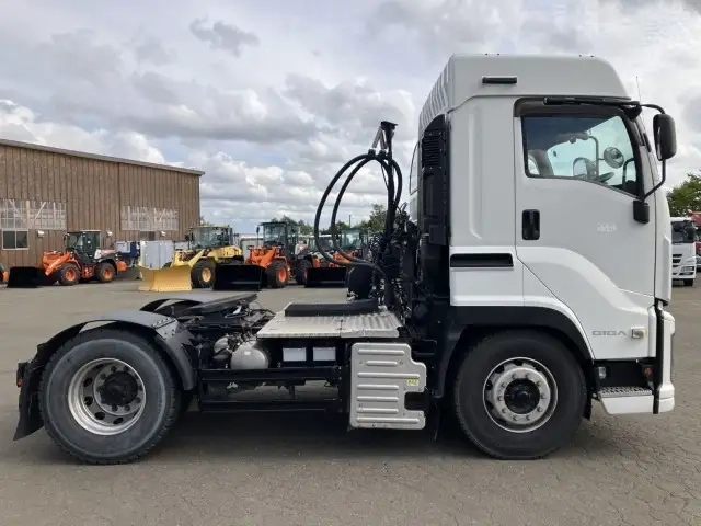 いすゞ ギガ 小型 トラクタ（シングル） QKG-EXD52BD(92951) 4枚目