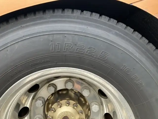 ボルボ 小型 トラクタ（シングル） QKG-H2TEA1(92950) 30枚目