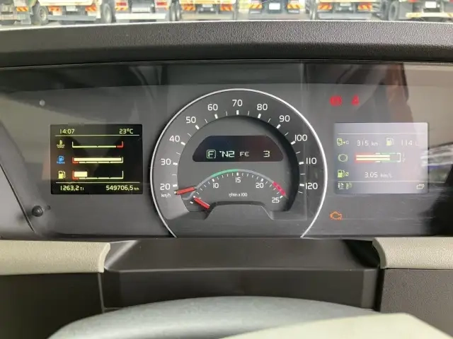 ボルボ 小型 トラクタ（シングル） QKG-H2TEA1(92950) 40枚目