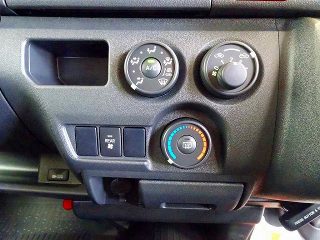 トヨタ ハイエース 小型 アルミバン 3DF-GDH206V(92955) 11枚目