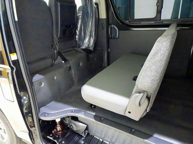 トヨタ ハイエース 小型 アルミバン 3DF-GDH206V(92955) 27枚目