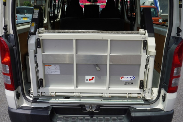 トヨタ ハイエース 小型 ライトバン CBF-TRH200V(93016) 24枚目