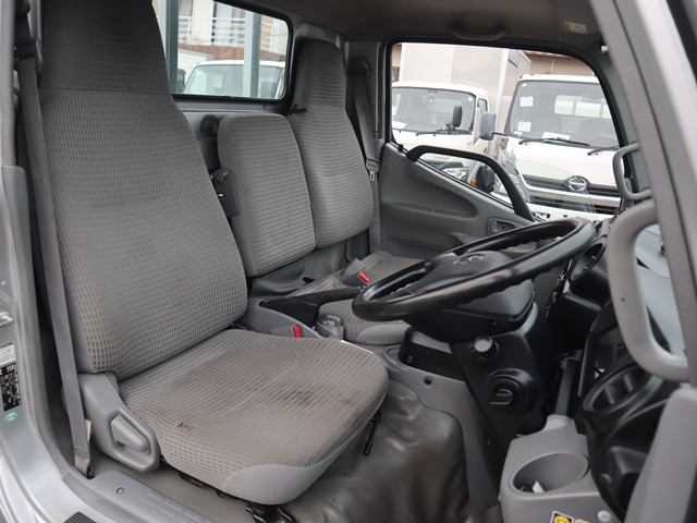 トヨタ ダイナ 小型 平ボディ TPG-XZU605(93084) 31枚目