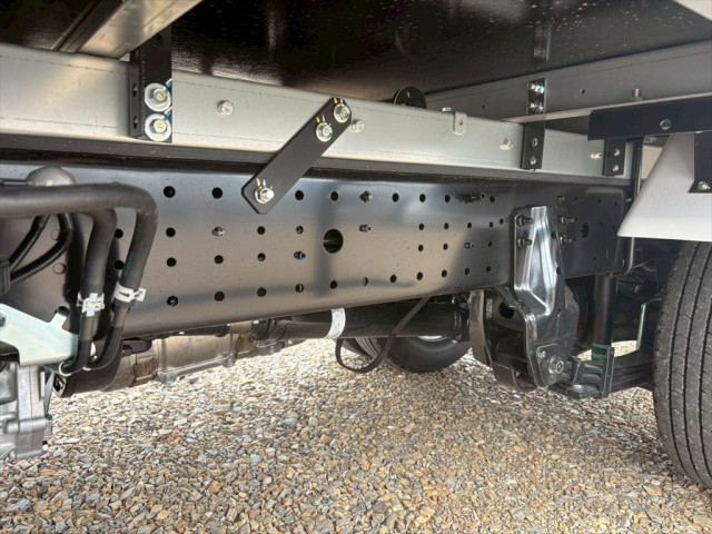 日野 デュトロ 小型 冷凍冷蔵バン 2KG-XZC605M(93102) 15枚目